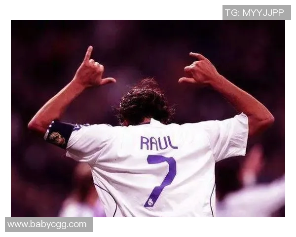 足球球星背影绘画技巧解析与创作方法探讨